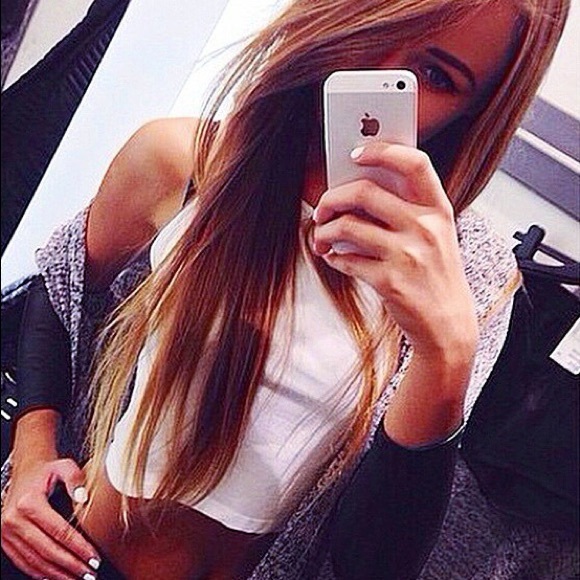 Meet your posher Vanessa!! - Picture 2 of 16